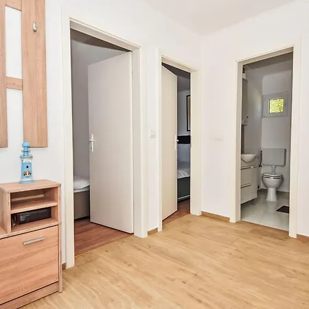 بيت للعطل Goran Ii By Interhome *